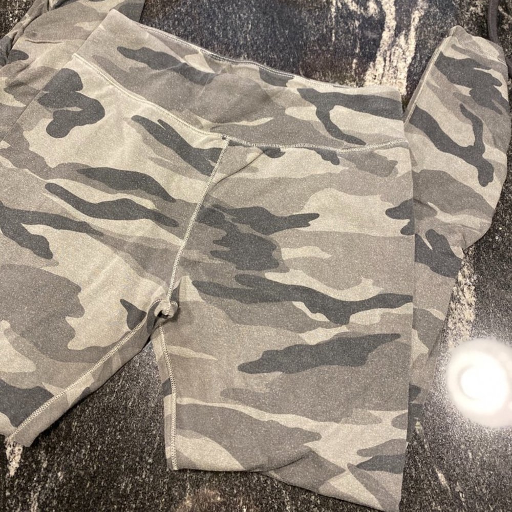 camo leggings